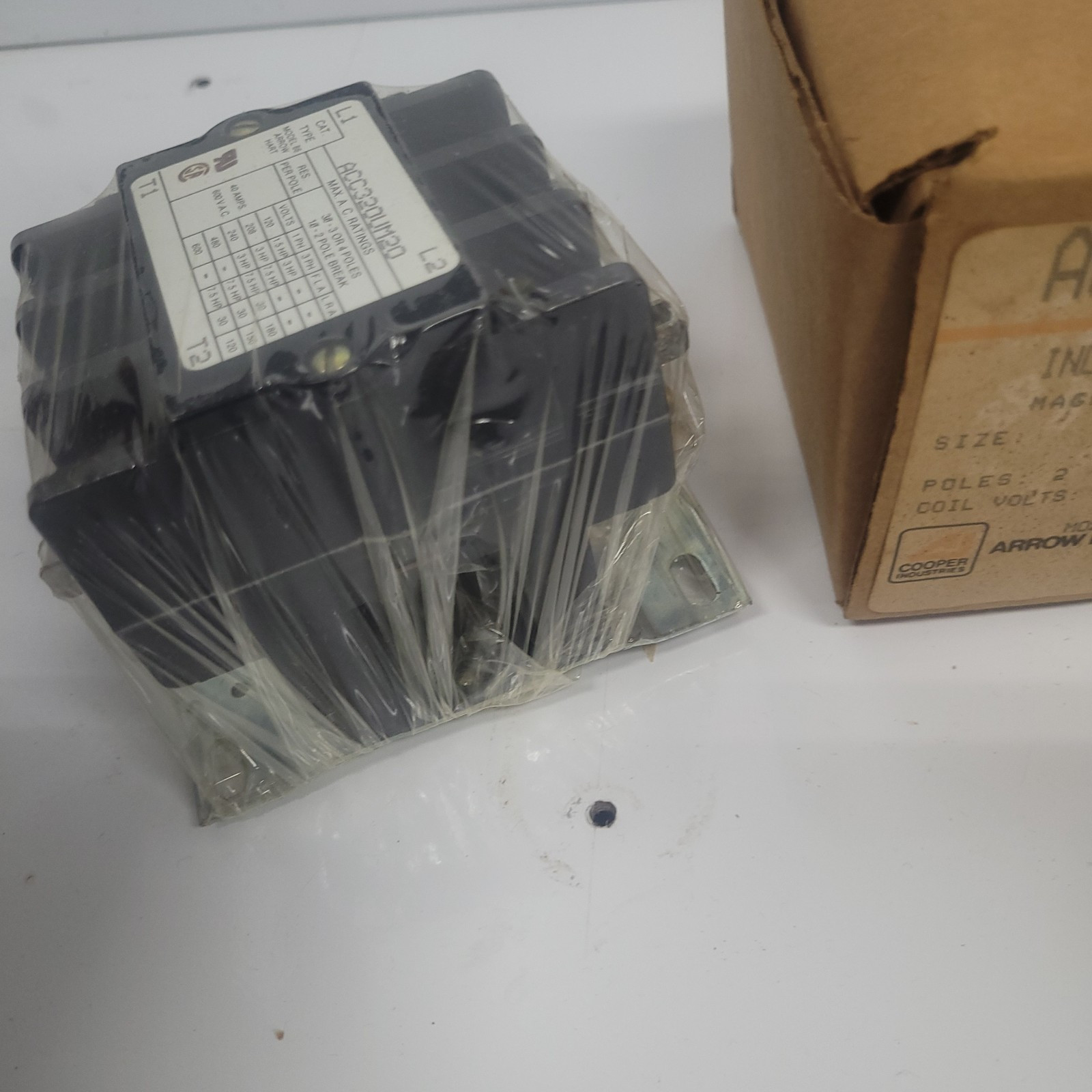 NEW OLD STOCK Arrow Hart Cooper ACC320UM20 30Amp Contactor 110-120V Coil 7357