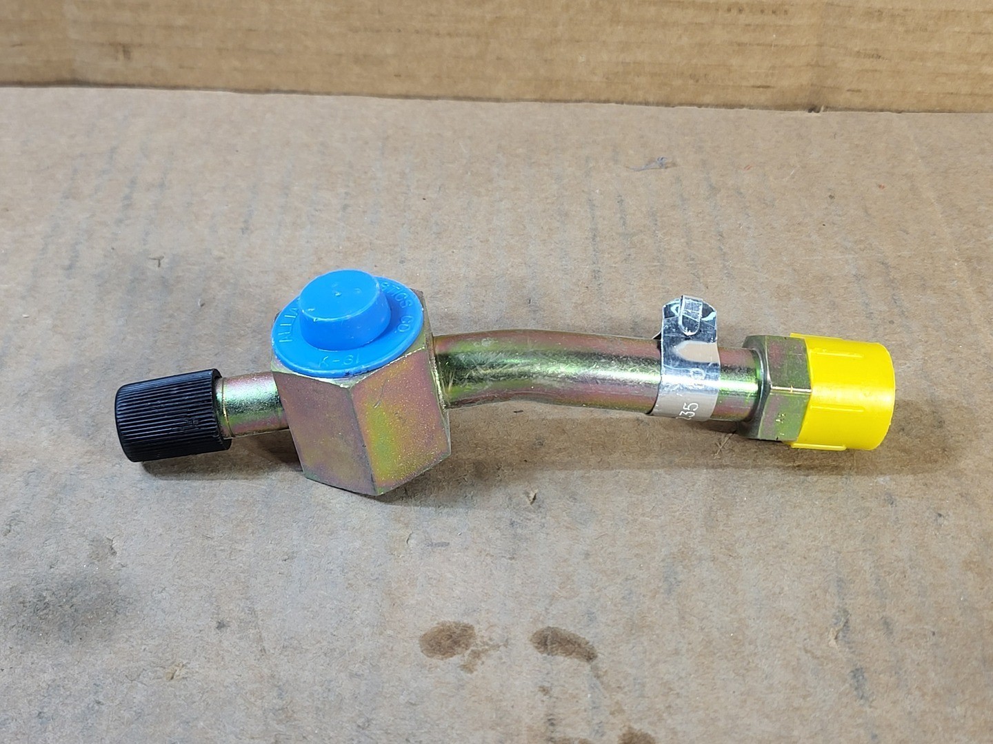 SURPLUS NEW KOMATSU PB9153 Valve – Heavy Machinery