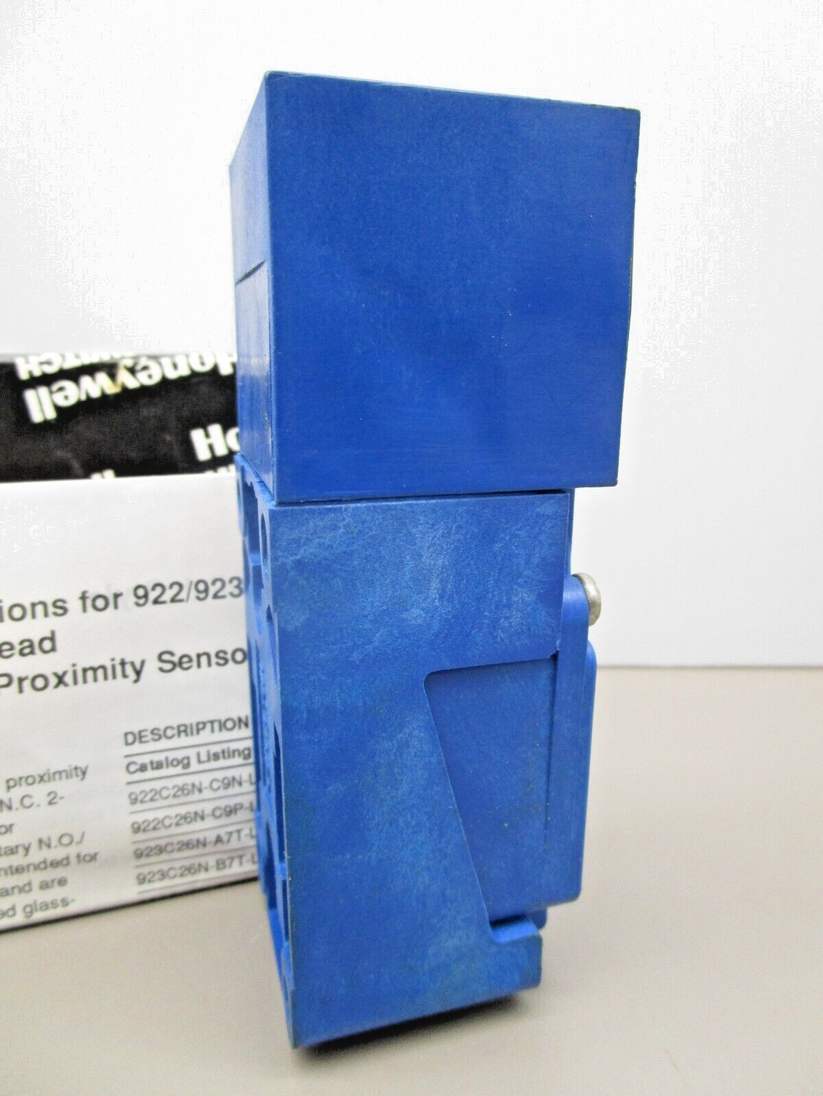 Honeywell 923C46N-A7T-L Micro Limit Switch Style Proximity Sensor Series 923C