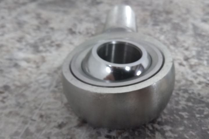 QA1 KML16Z 2 Pk 1 In Bore Dia 2-3/4 In Head OD Precision Greasable Rod End