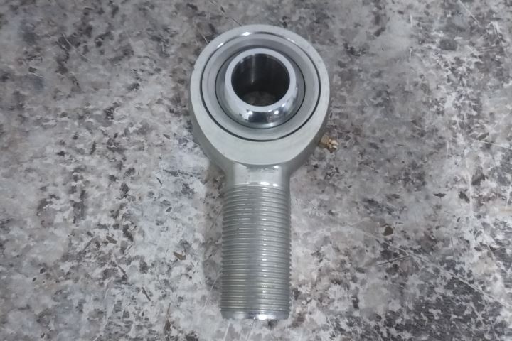 QA1 KML16Z 2 Pk 1 In Bore Dia 2-3/4 In Head OD Precision Greasable Rod End