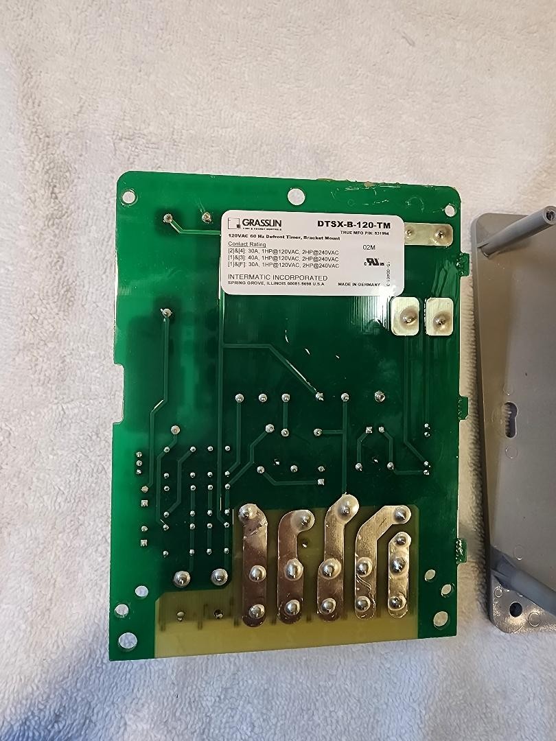 TRUE 831994 Defrost Timer DTSX-B-120 120V 60Hz Replacement Appliance Part