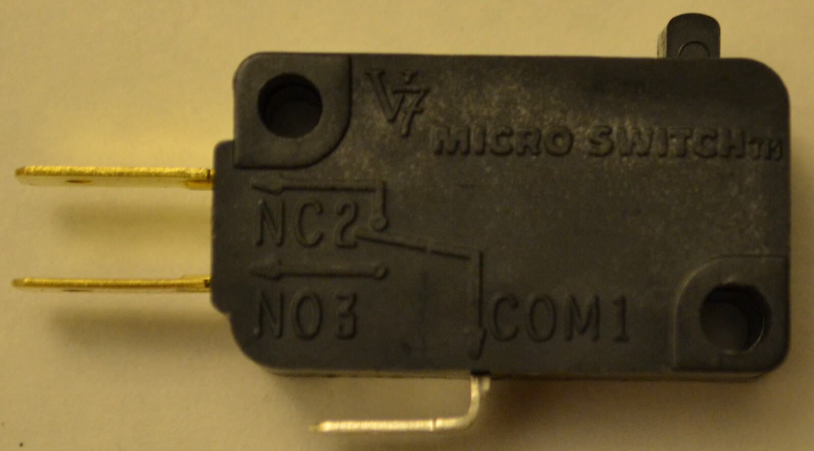 3 pieces V7-6C17D8-000-2 Honeywell Micro Switch
