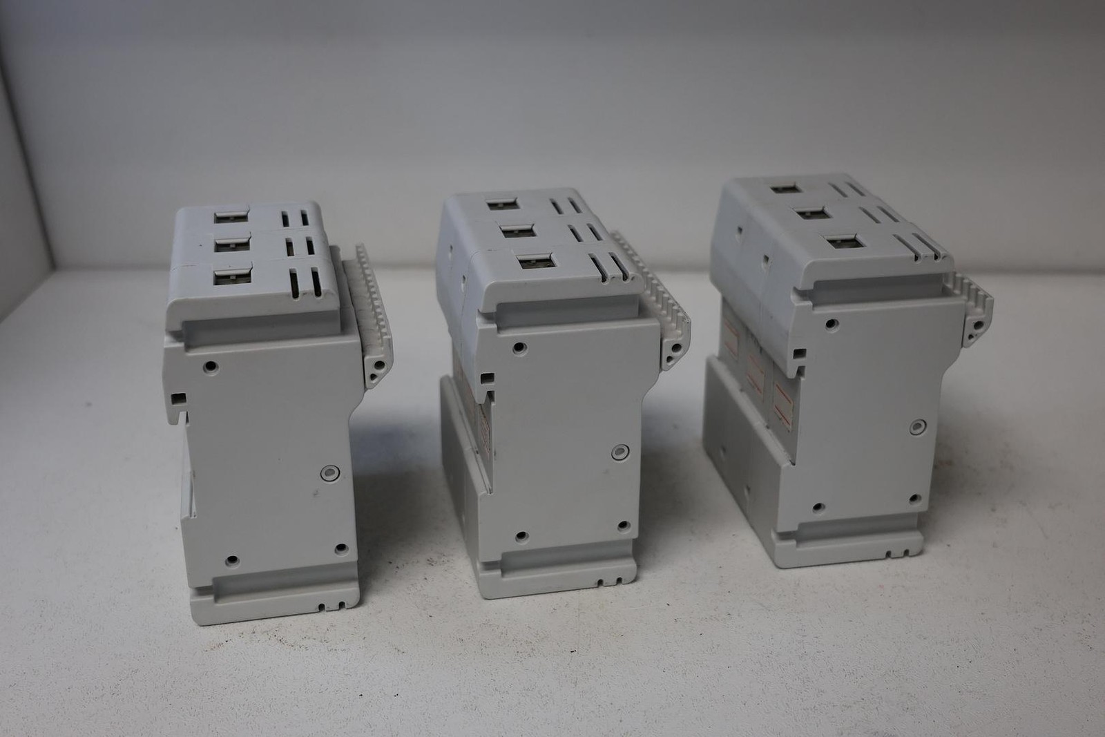 (Lot of 3)Bussmann CH30J3 Modular fuse holder– 30A, 600V, 3-Pole GHA-179