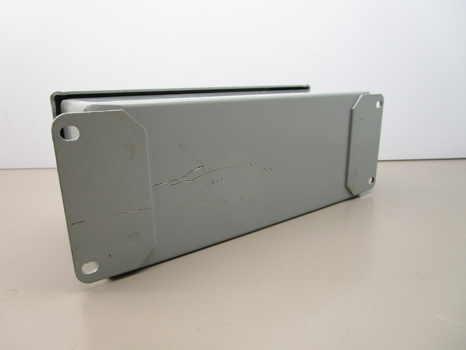 Hoffman E-3PB Push Button Enclosure with Switches ON-OFF-ON / Start / Stop