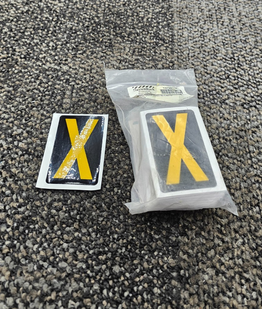 (QTY 100) Electromark 2.875 x 1.75 Yellow on Black Engineer Grade Reflective X
