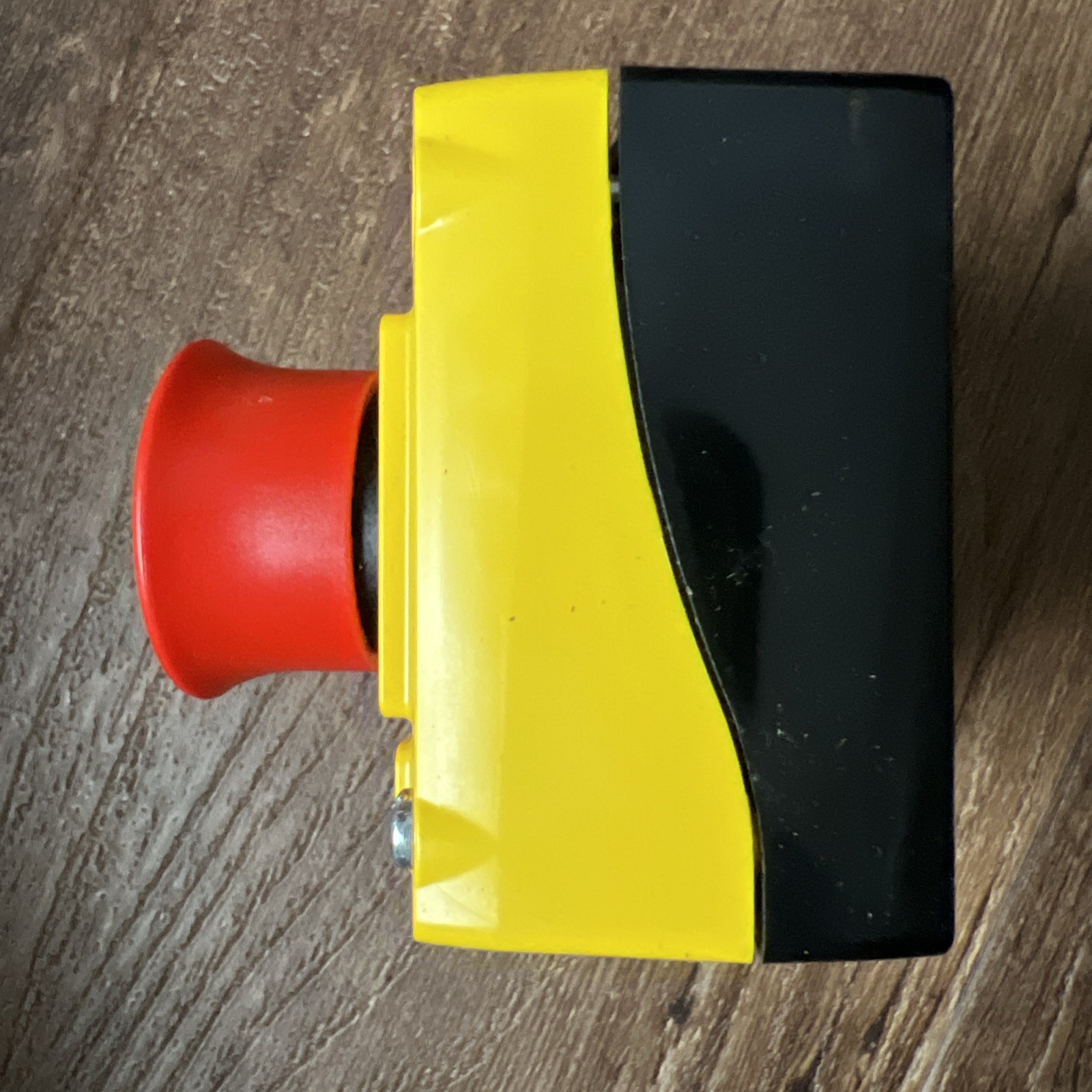 Baco LBX15302 Emergency Stop Push Button 224 220 New
