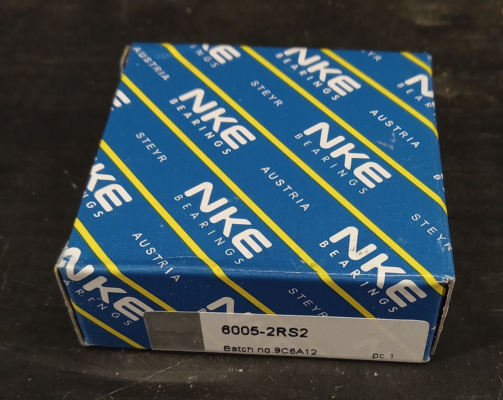 1 NEW NKE 6005-2RS2 SINGLE ROW BALL BEARING NIB ***MAKE OFFER***