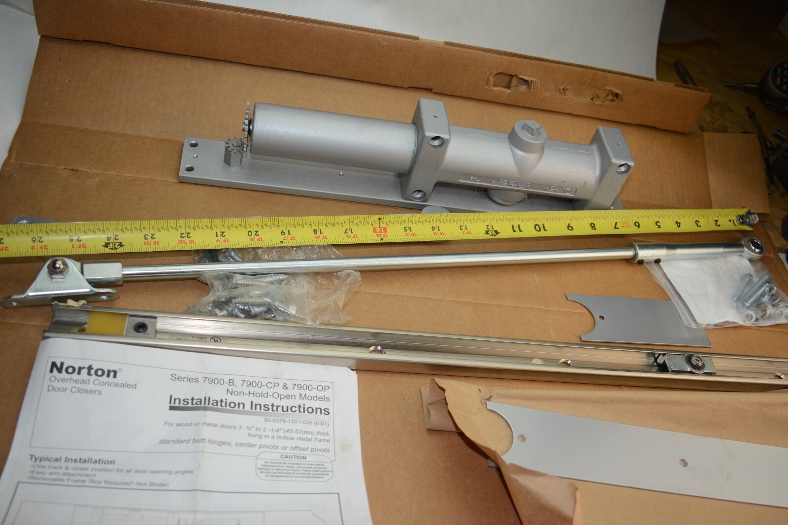 7905-689-RH Norton 7900 Series Overhead Concealed Closer Spring Size 5 in Alumi