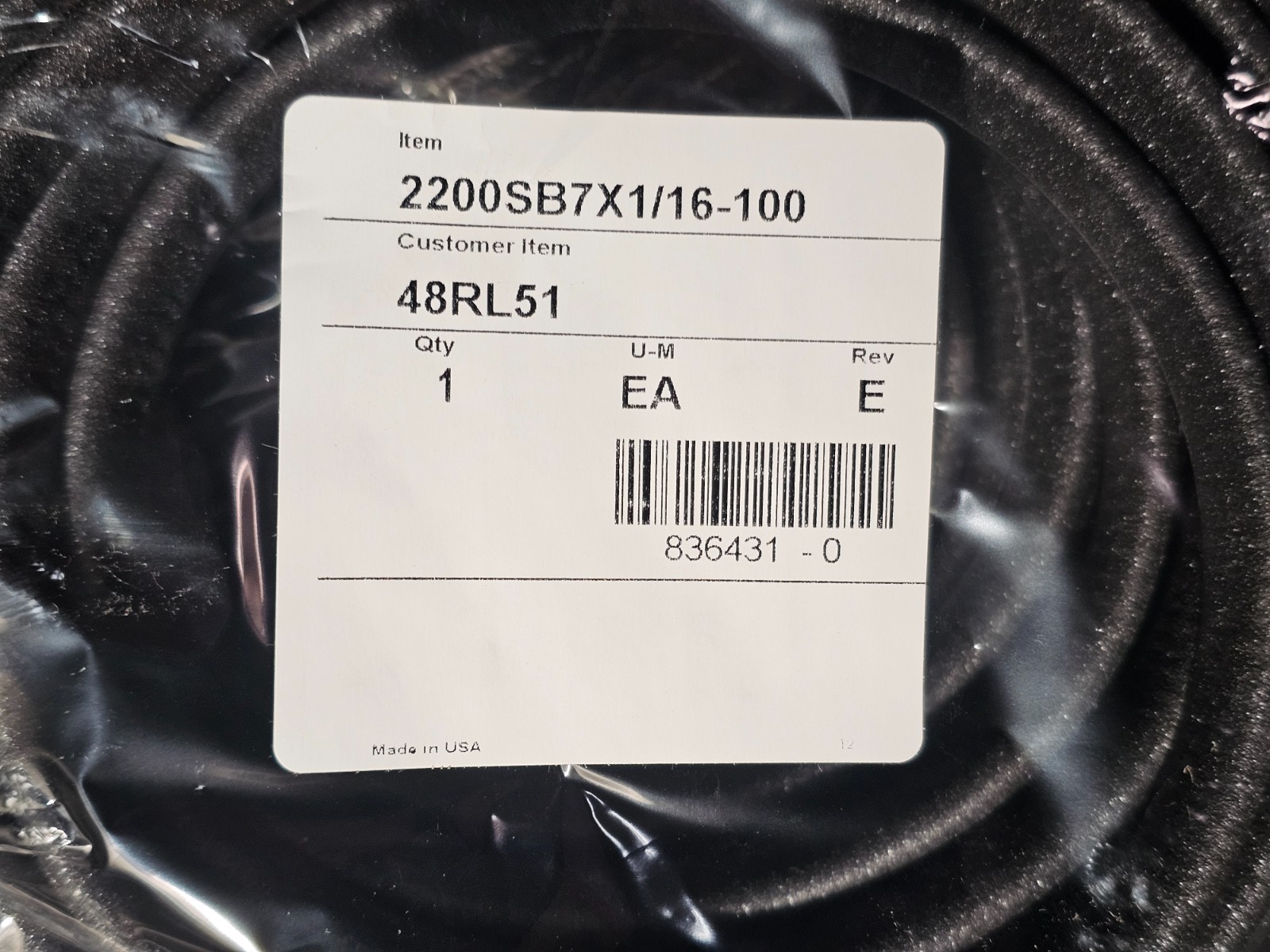 Edge Trim Single Gripping Finger, 100 ft Overall Lg, PVC Outer, 23/32 in Leg