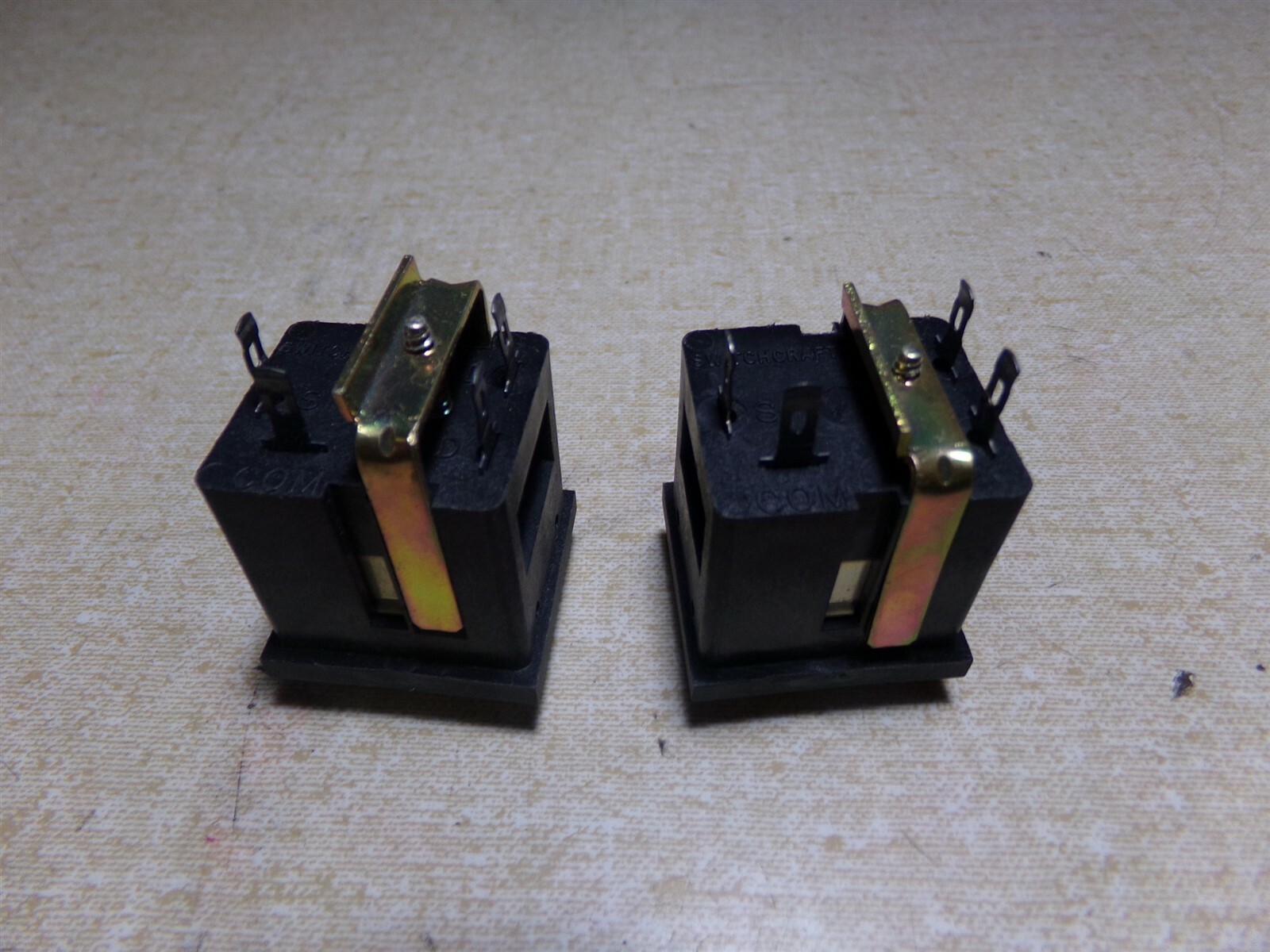 NEW Switchcraft PL9105 Indicator Light Switch, Box of 2 *FREE SHIPPING*