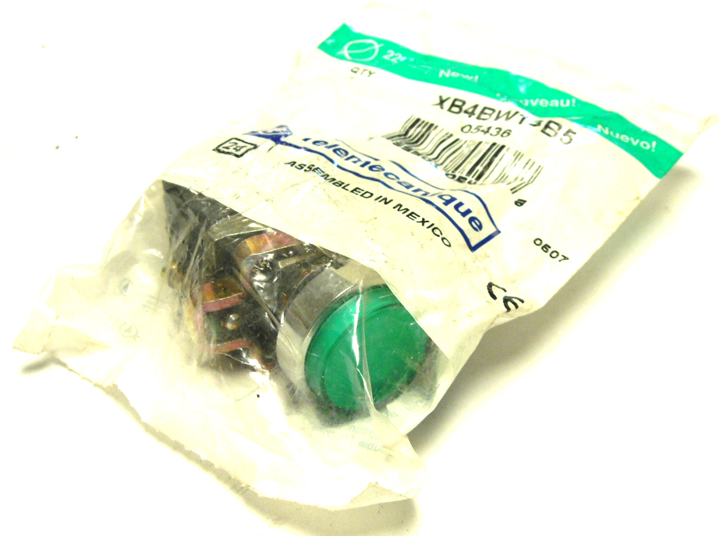 NEW SEALED TELEMECANIQUE XB4BW13B5 ILLUMINATIED LED PUSH BUTTON GREEN