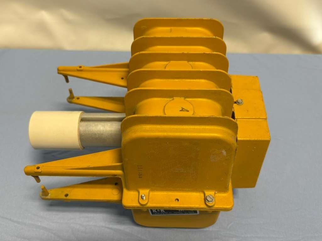 R&R Wholesale Distributors HSG Metal Base Ballast Light Fixture Housing 641-7770