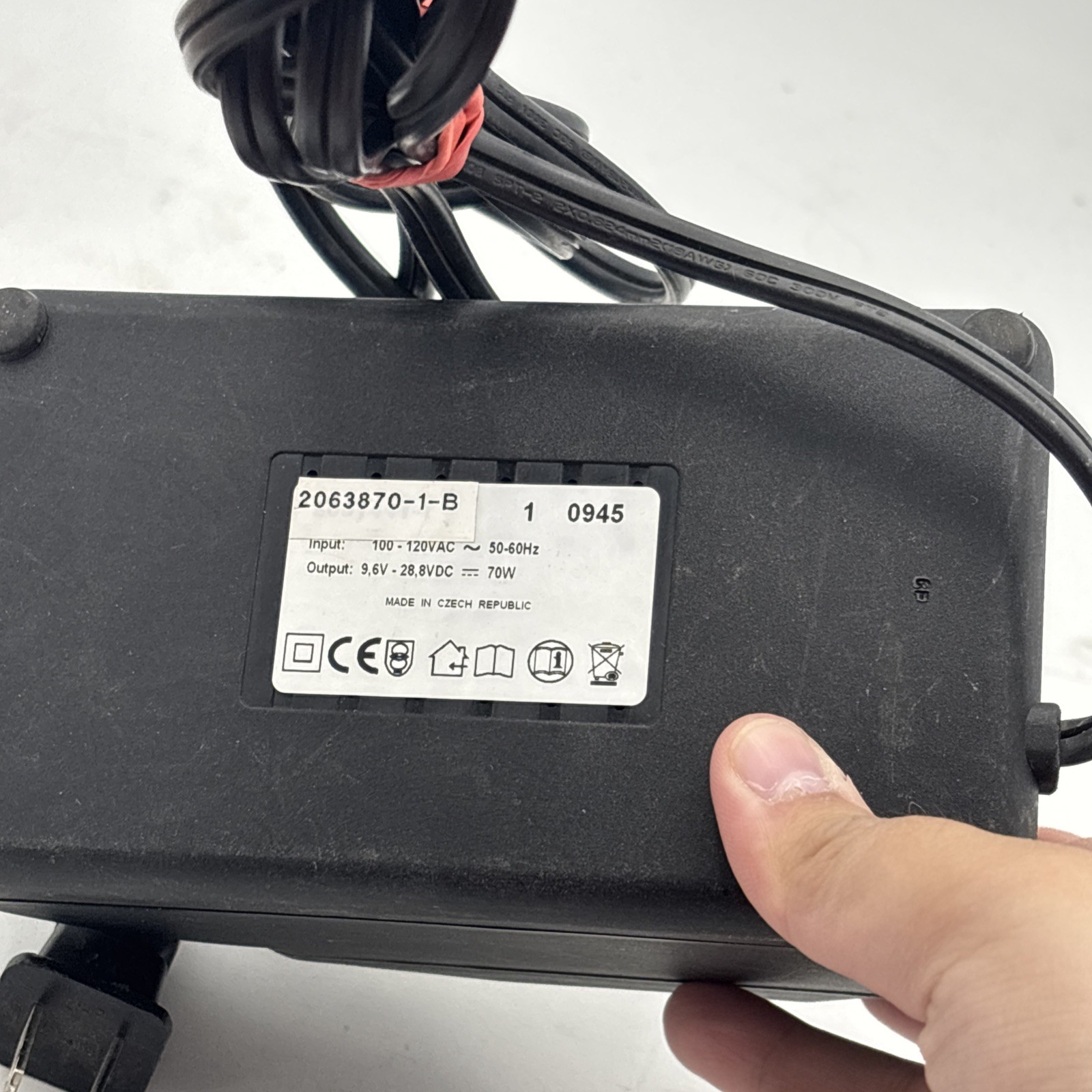 Tyco Electronics 2063870-1-C Battery Charger