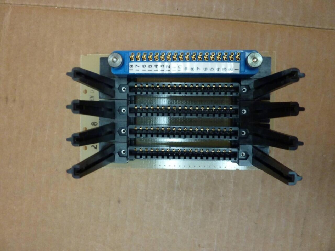 SULLINS ELECTRONIC CORPORATION Circuit Board w/ Rack EZM18HRMH-S38 New #24722