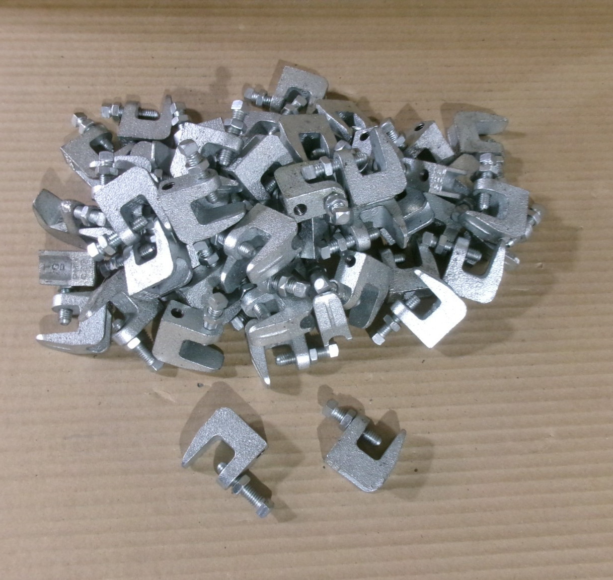 New Lot of 56 Beam Clamp 4IP AK