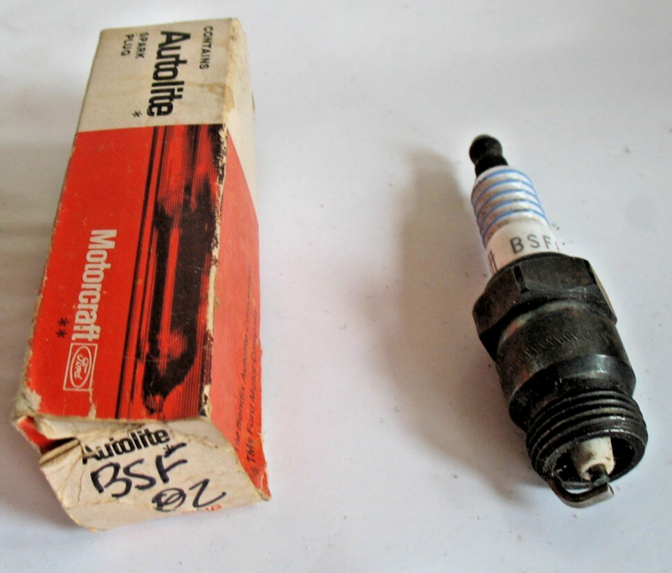 New NOS Ford Motorcraft Autolite Spark Plug BSF82