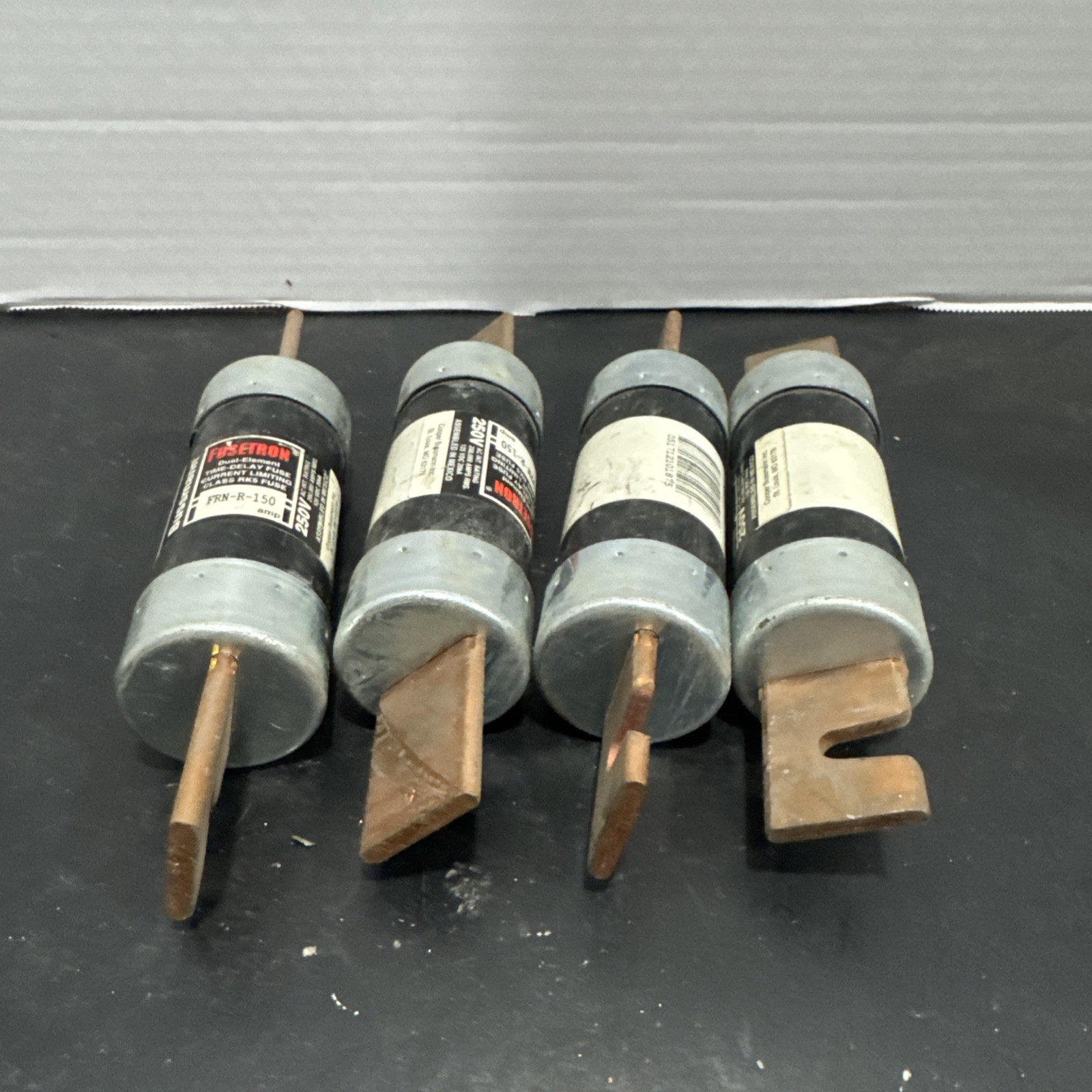 COOPER BUSSMANN FRN-R-150 DUAL ELEMENT TIME DELAY FUSE RK5 150A – LOT OF 4 NOS