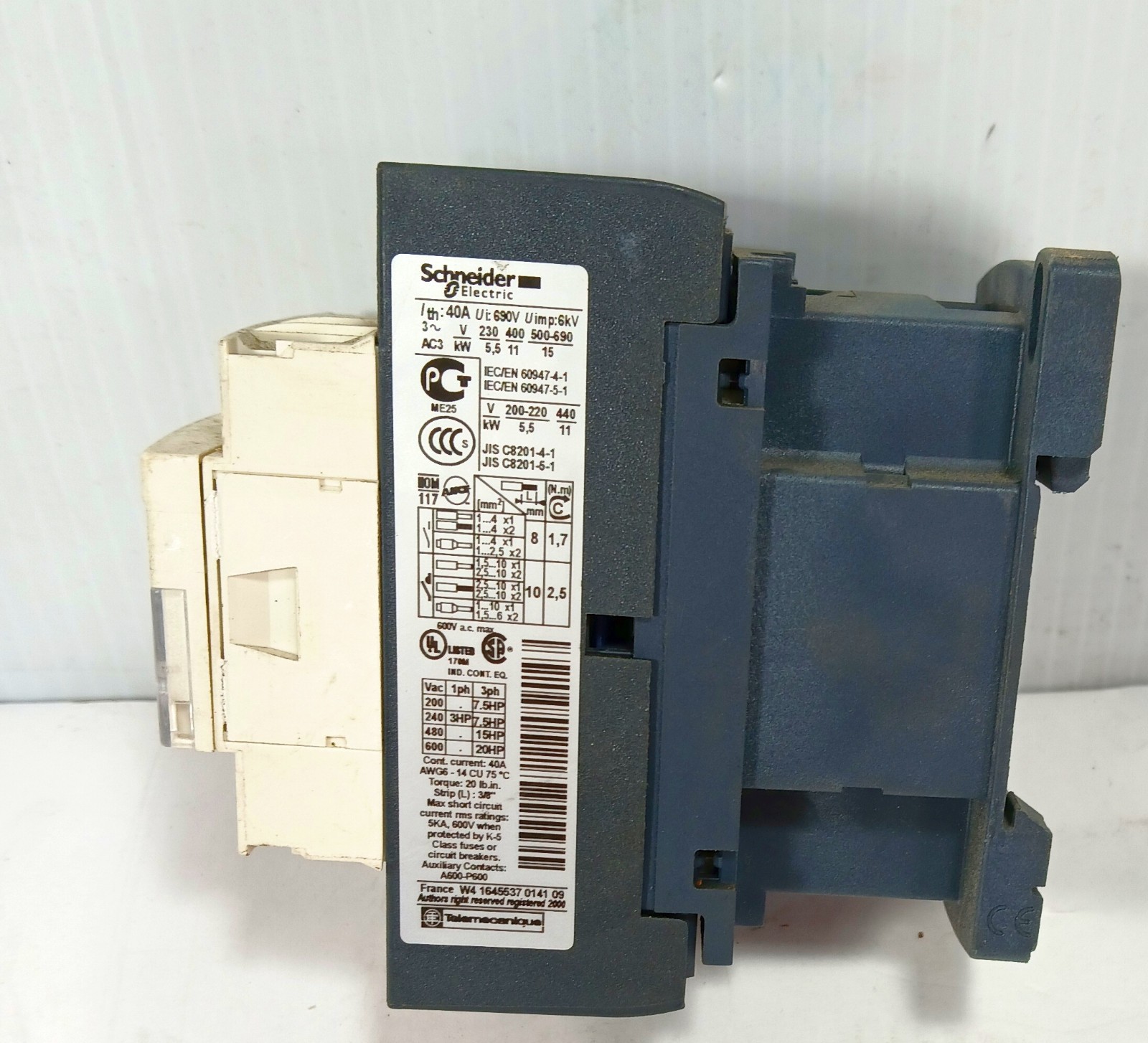 1 USED SCHNEIDER LC1D25 CONTACTOR FOR CONTROLLING MOTORS ***MAKE OFFER***