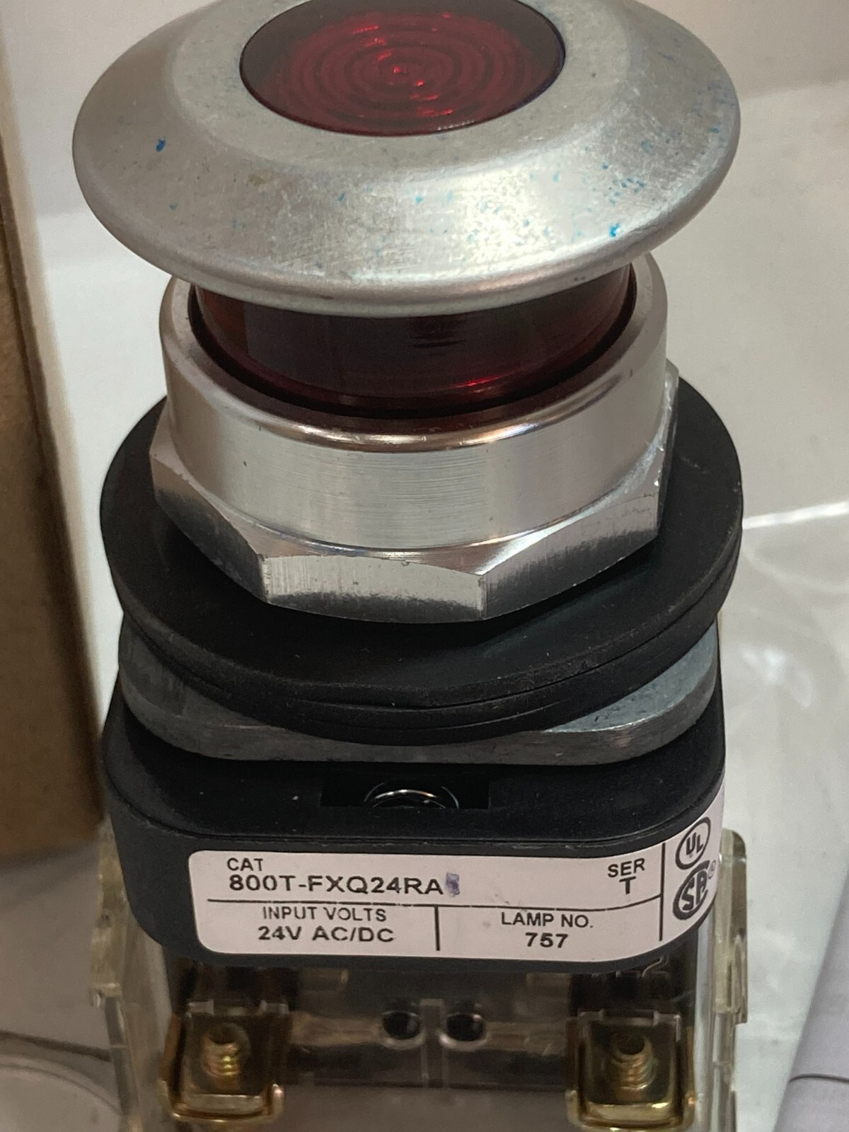ALLEN BRADLEY 800T-FXQ24RA1 PUSH PULL 2 POSITION ILL RED 24VAC/DC 1NO/1NCLB S T