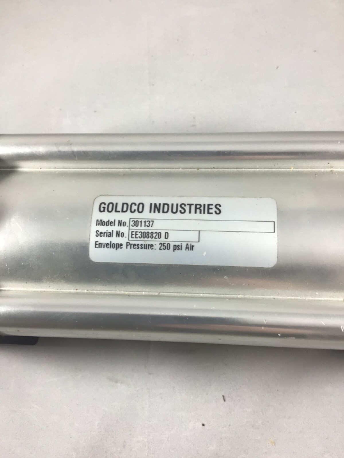 NEW GOLDCO INDUSTRIES AIR CILINDER 301137 250 PSI
