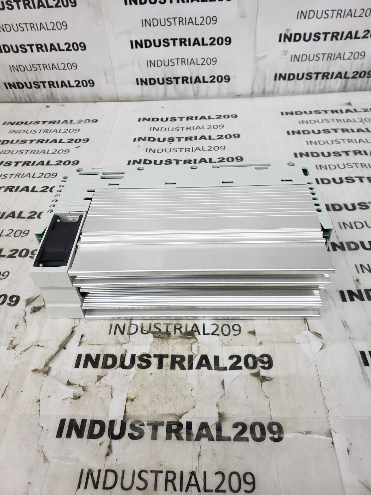 LENZE FREQUENCY INVERTER 8200 VECTOR