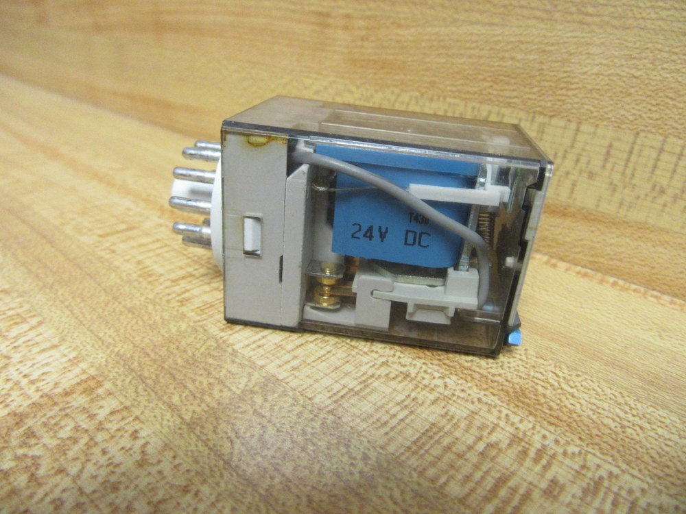 Allen Bradley 700-HAX3Z24-3-4-24VDC Relay 700-HAX3Z24-3-4
