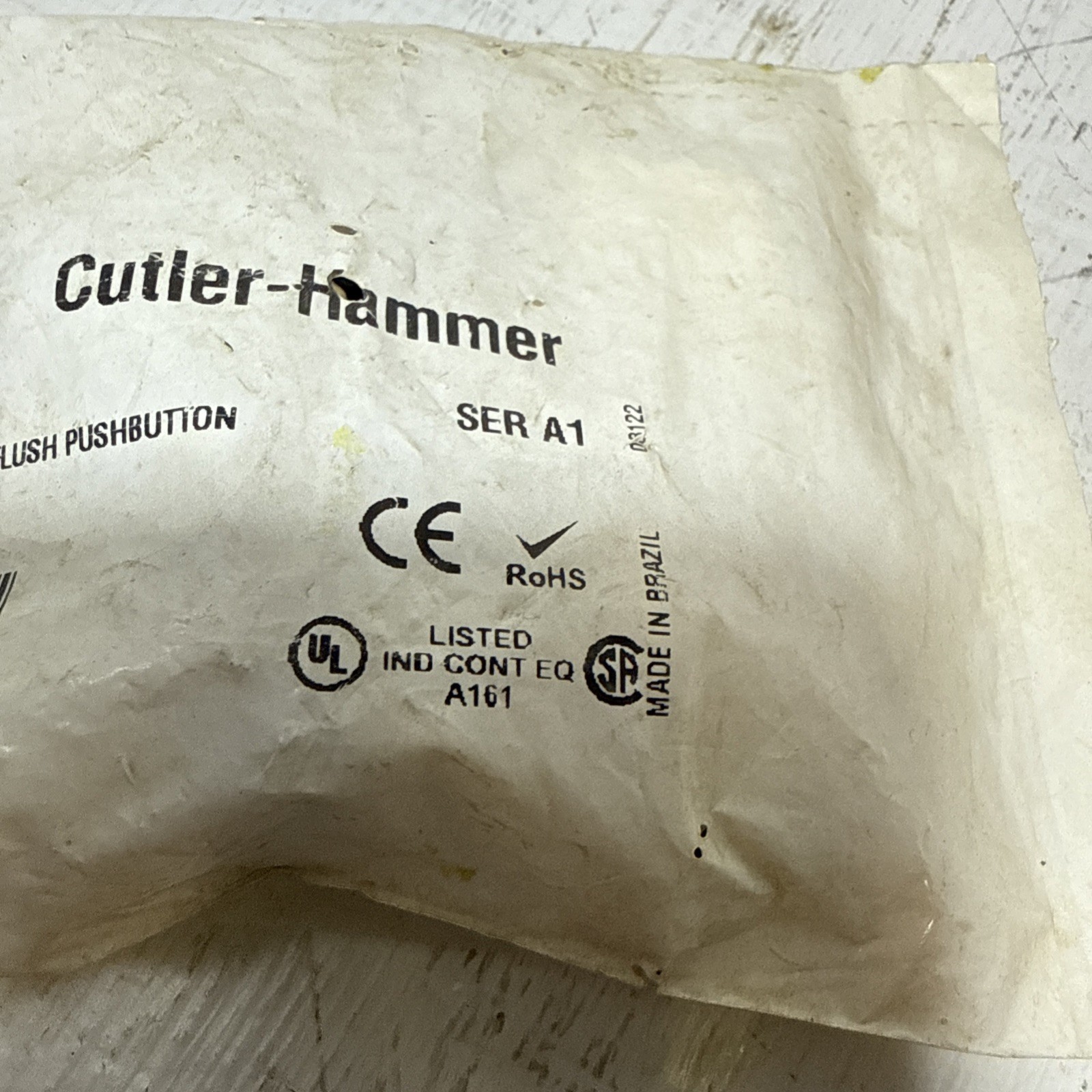 NEW Eaton E22PB3 Cutler Hammer Non-Illum. Flush Pushbutton 25mm Ser A1 C-H NIB