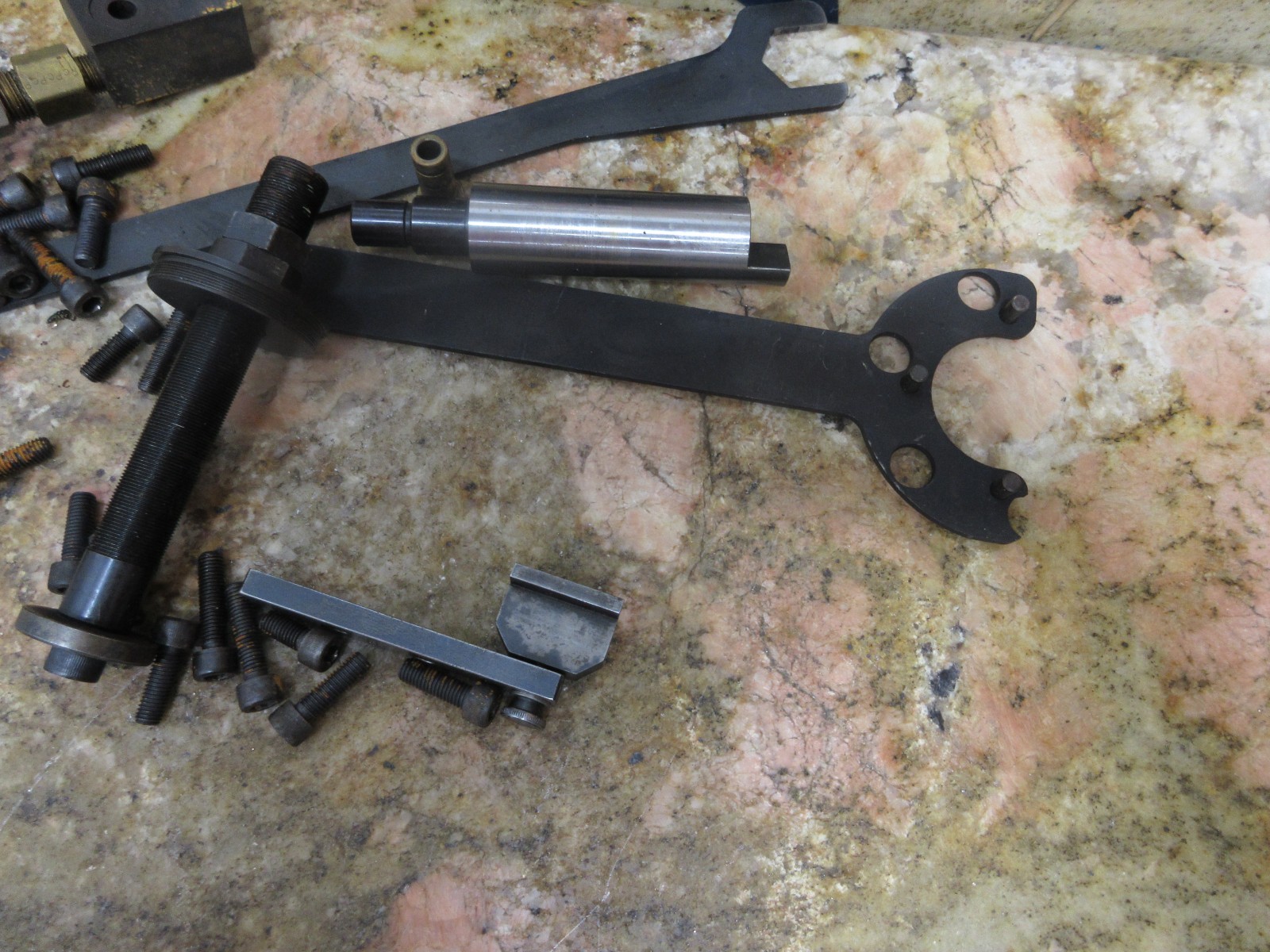 1998 HARDINGE COBRA LC-65 CNC LATHE LOT OF TOOLING TOOL HOLDER SCREWS MISC