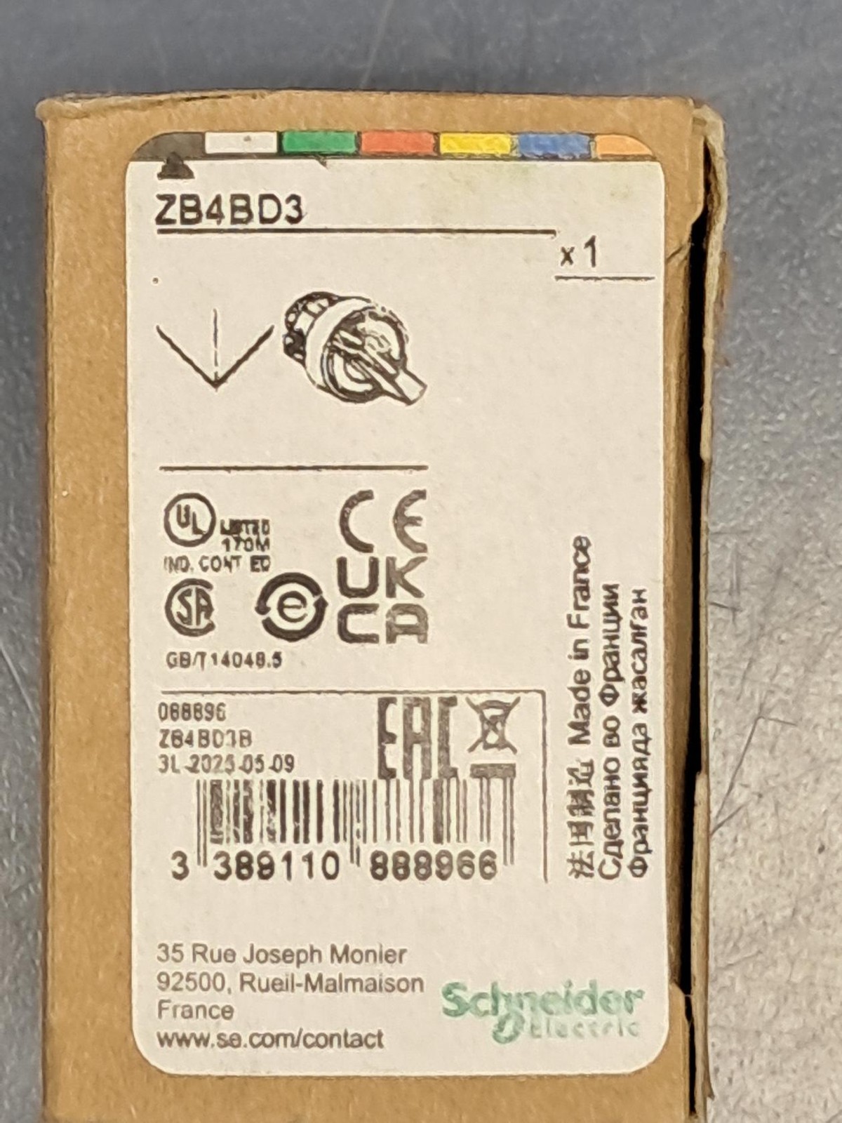 Lot of 2 Schneider Electric – ZB4BD3 – 22mm Push Button – 3 Position – Black