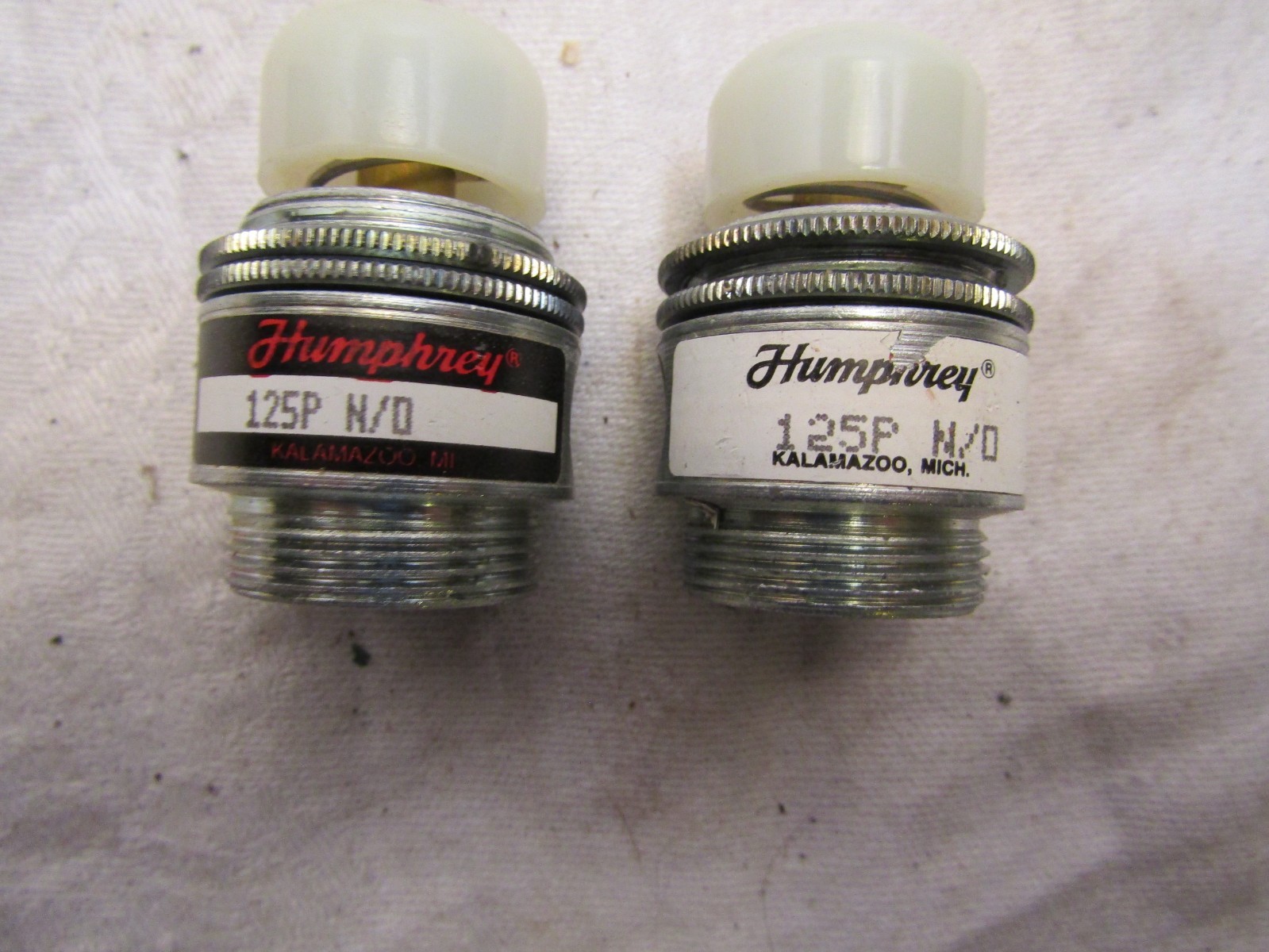 Lot of (8) Humphrey 125P N/O Pneumatic Directional Valve