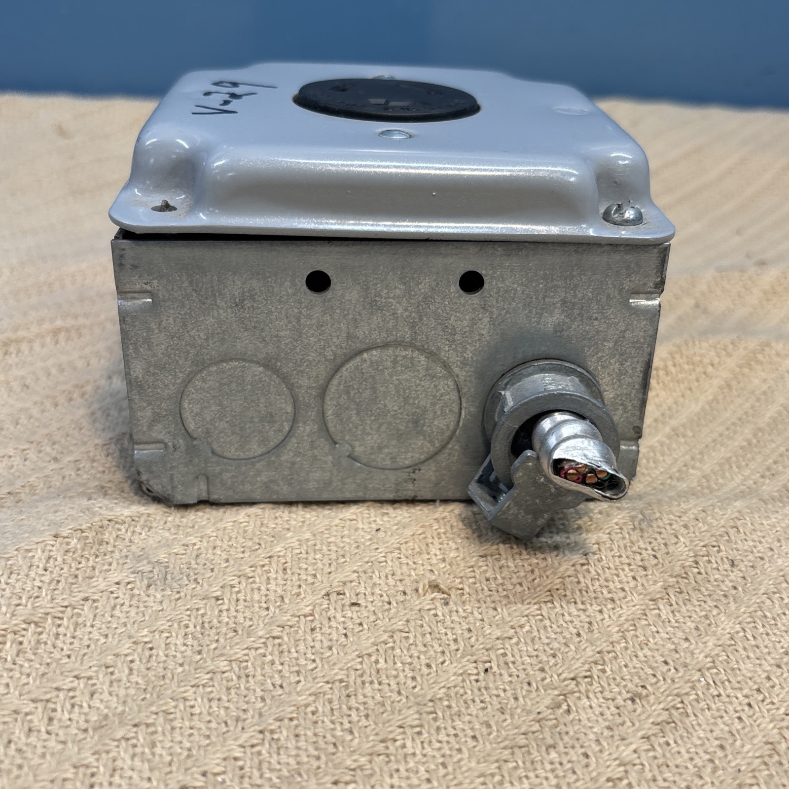 Nema L5-20-R 20A 125V Outlet Receptacle w/ Housing