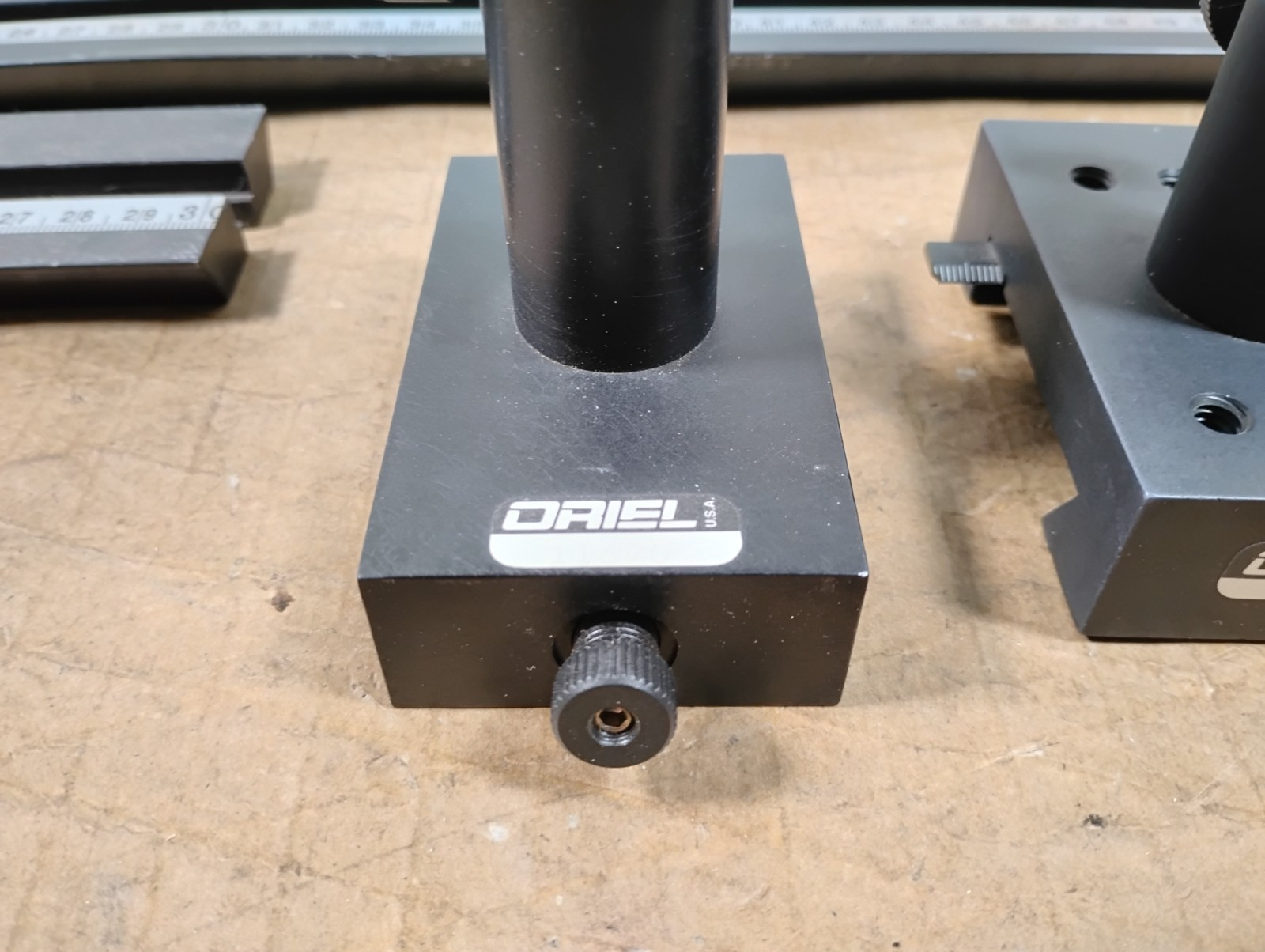 Oriel Optical Rails with Carriers – 11502 11522 11641 11670 13860