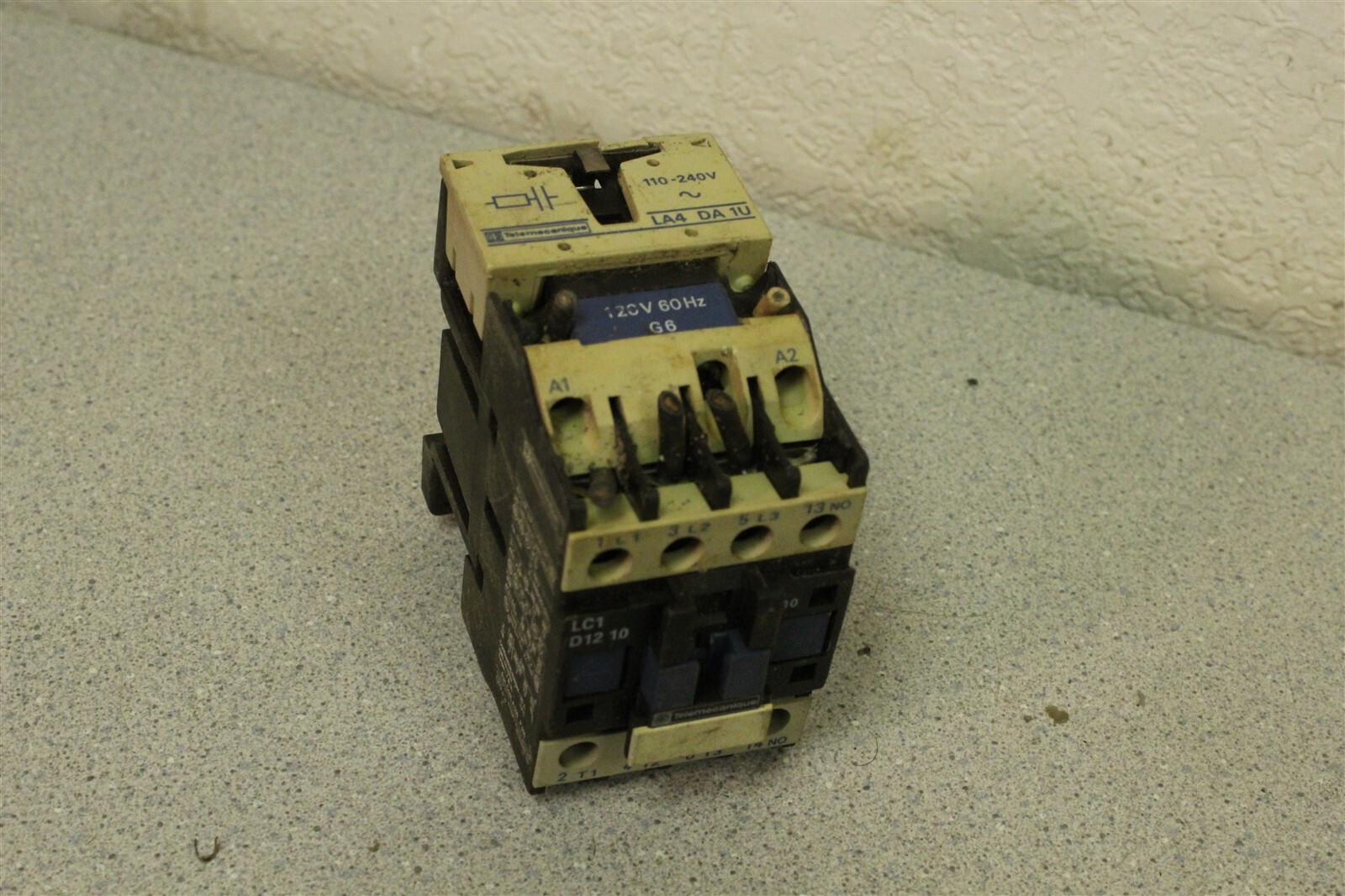 Telemacanique LA4 DA 1U 110-220V *FREE SHIPPING*