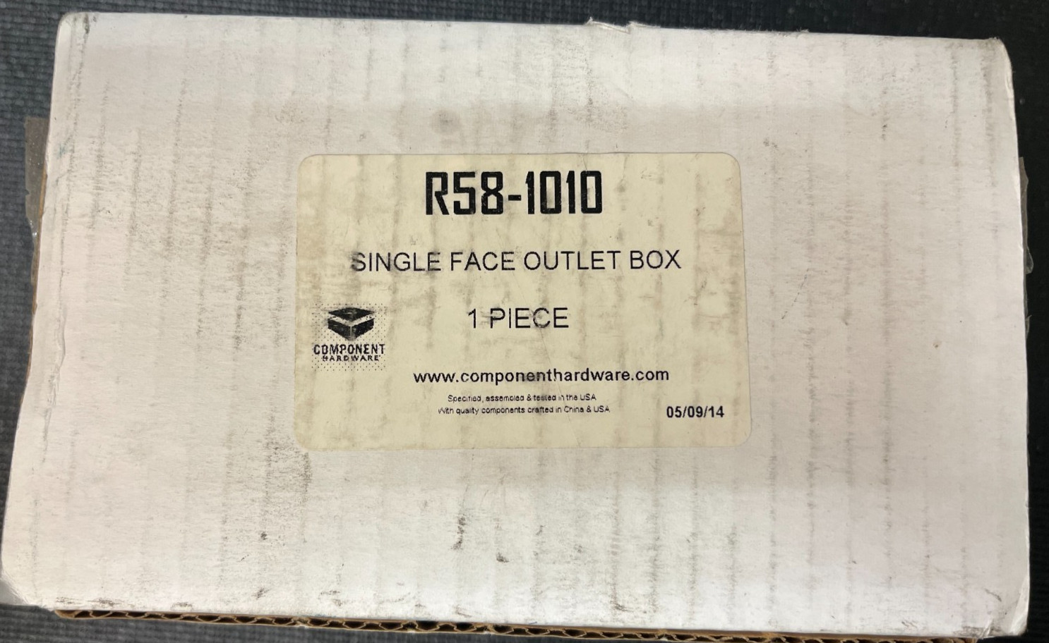 Component Hardware R58-1010 Single Face Outlet Box New