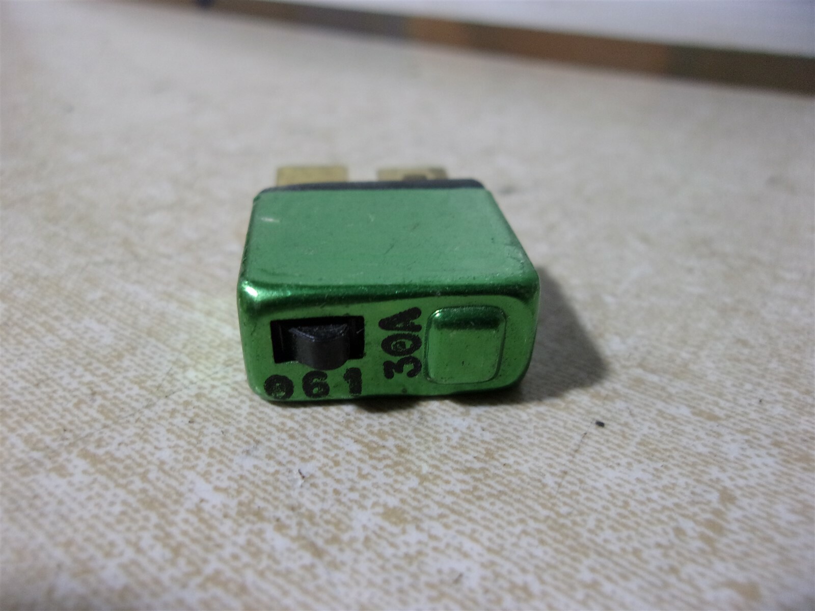 30A 30-Amp Metal Circuit Breaker Fuse *FREE SHIPPING*