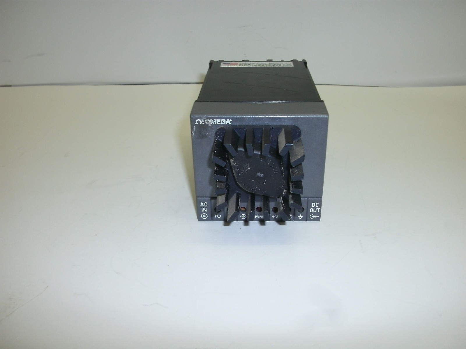 OMEGA ENGINEERING DRN-PS-750 POWER SUPPLY 115VAC WATTS 10W 49-61Hz 24V AT 750mA
