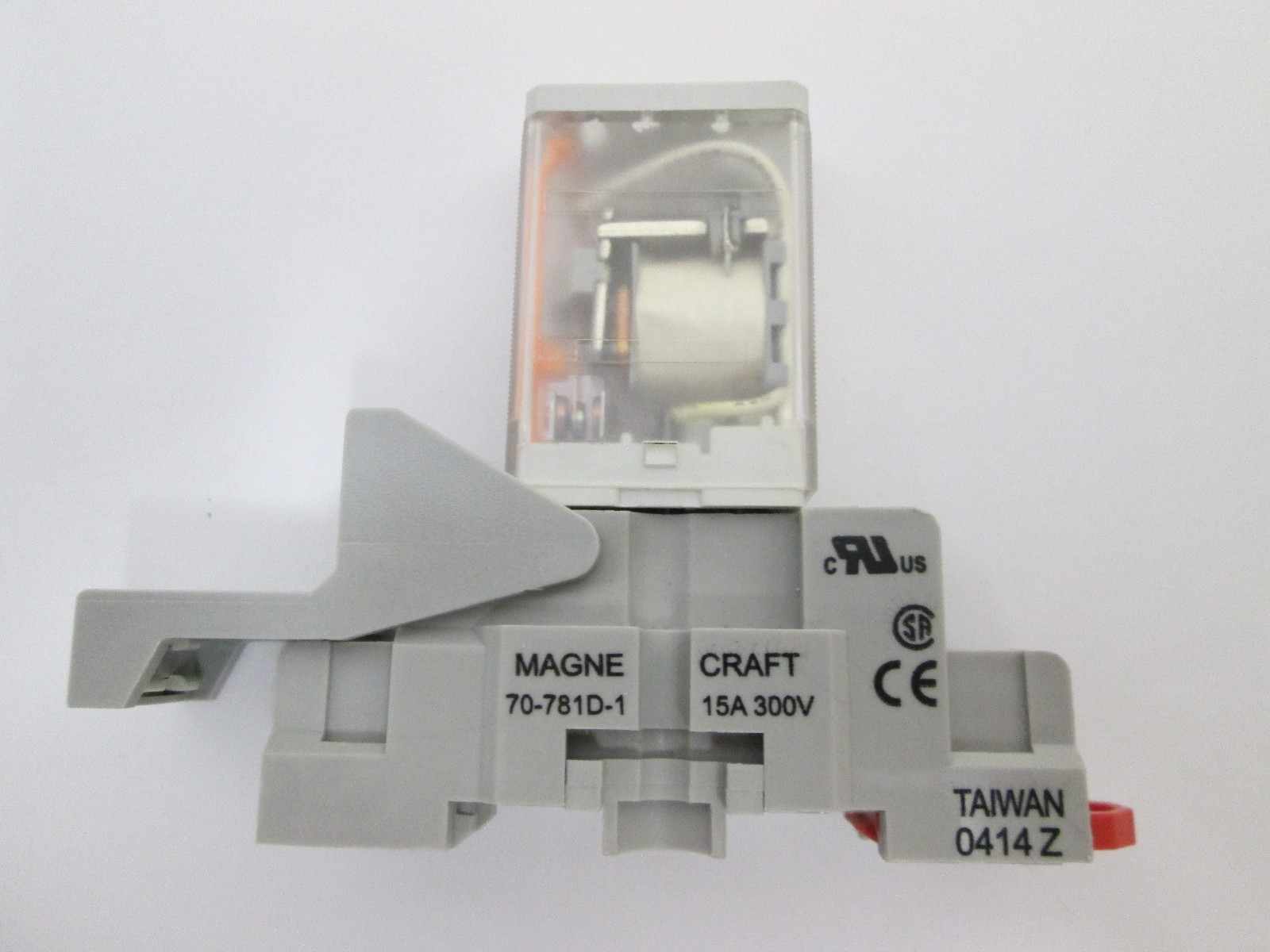 MAGNECRAFT & STRUTHERS-DUNN 781XAXML RELAY 24VAC COIL +70-781D-1 SOCKET 15A 300V
