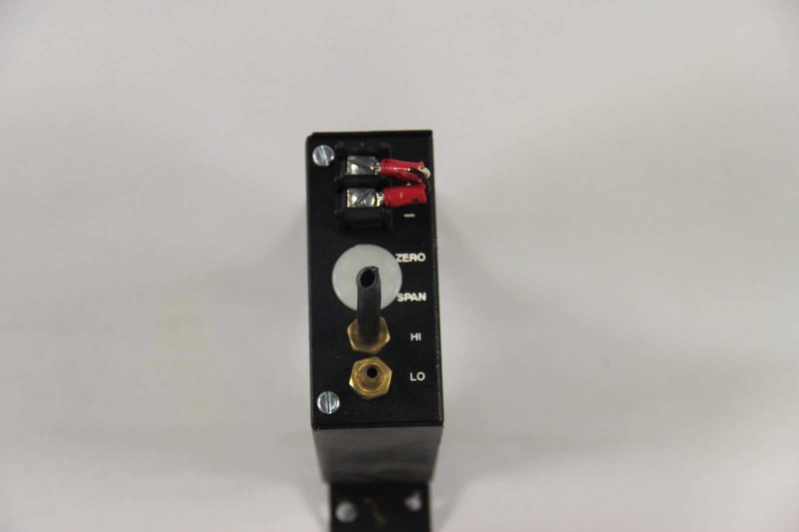 Tek-Air Accutek AT 2000 Pressure Transmitter RANGE 0.00-2.50″wc IN H20 – USED