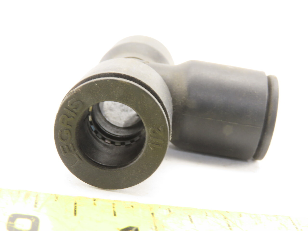 Legris Nylon Union Tee Fitting Push to Connect 1/2″ X 1/2″ X 1/2″ lot of 8