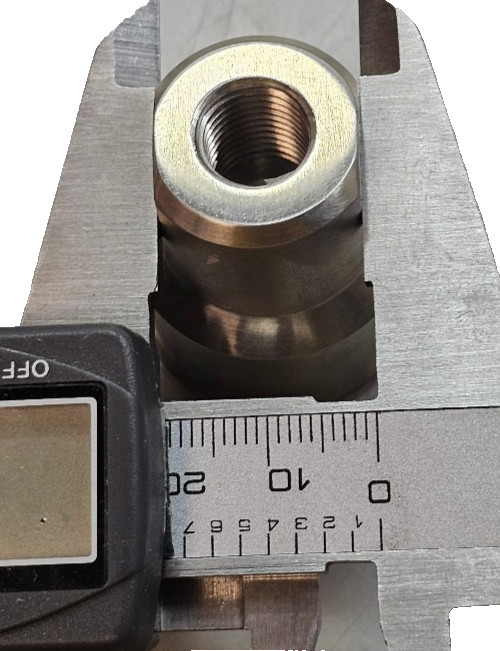 Scholle Diaphragm Valve Adapter Seal, Stainless Steel 12mm FNPT 20mm Bore 41mm L