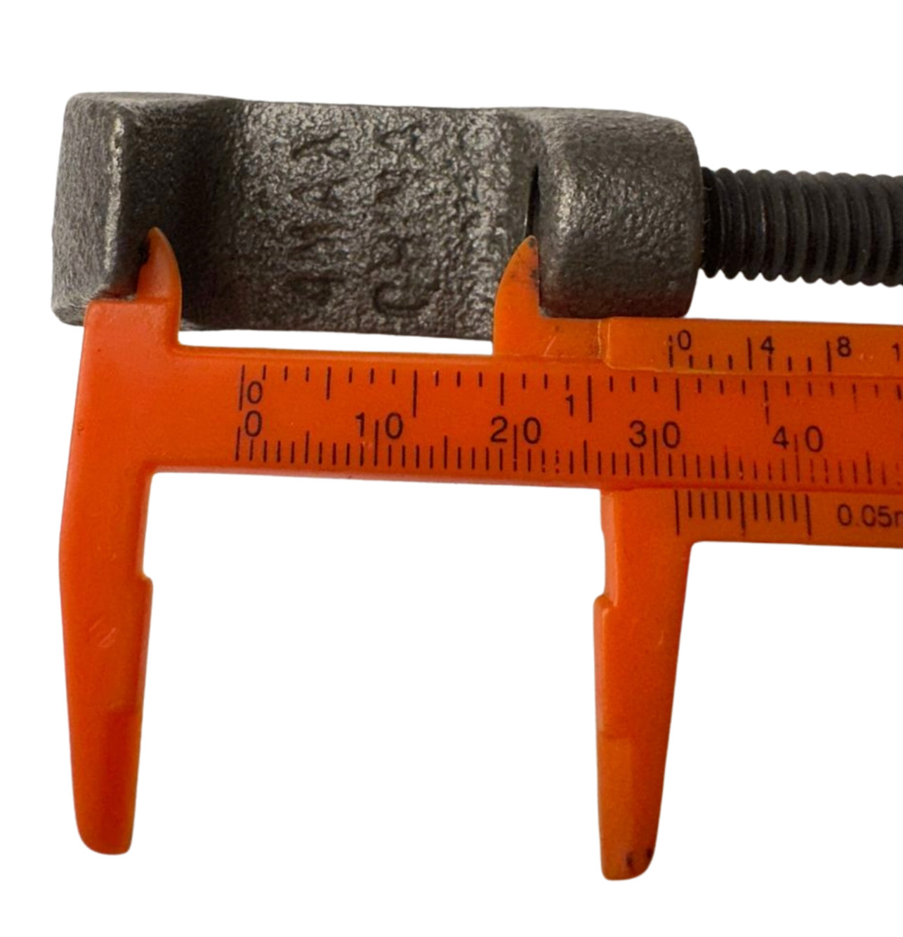 Fastenal 62223 – 1/2-13″ Plain Finish Wide (1-1/4) Throat Univ Top Beam Clamp