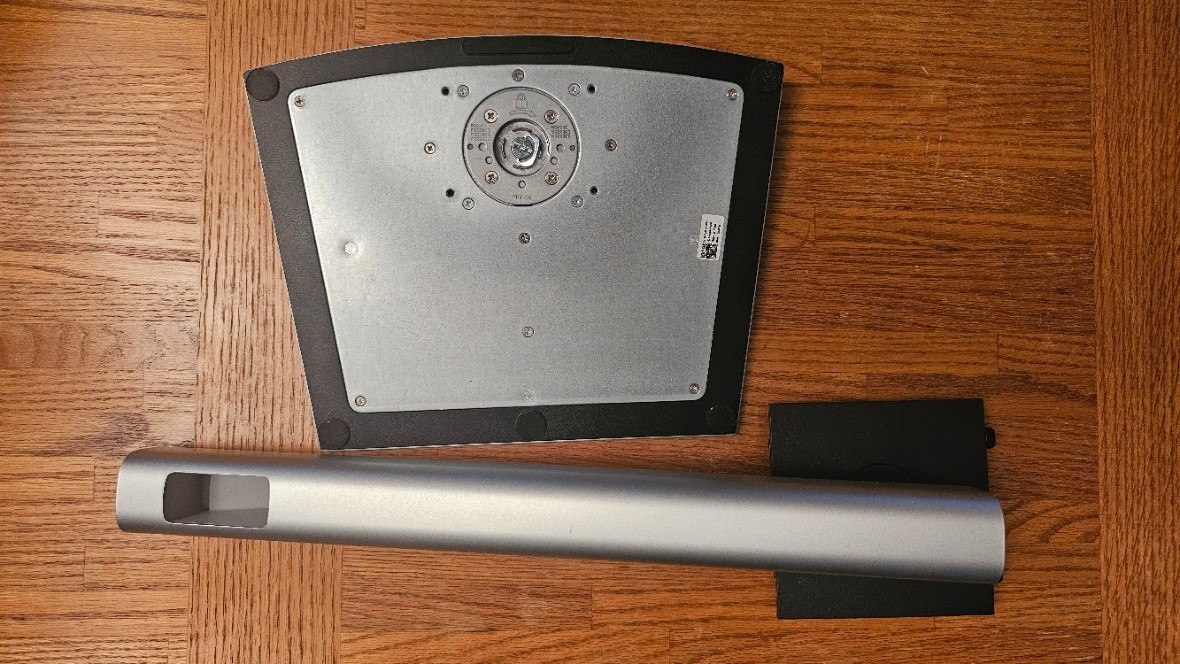 Dell Stand for 32” Monitor. Silver. DP/N 0RGK27.