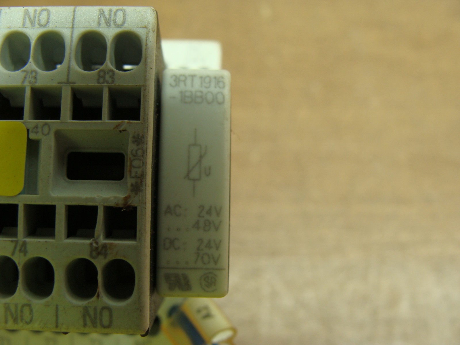 LOT OF 2 SIEMENS CONTACTORS 3RT1016-2BB42 W/3RH1911-2FA40 & 3RT1916-1BB00