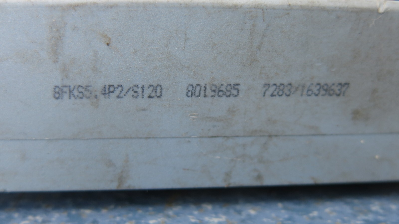 Escha 8FKS5.4P2/S120 Actuator Sensor Distribution Systems 8019685 PARTS