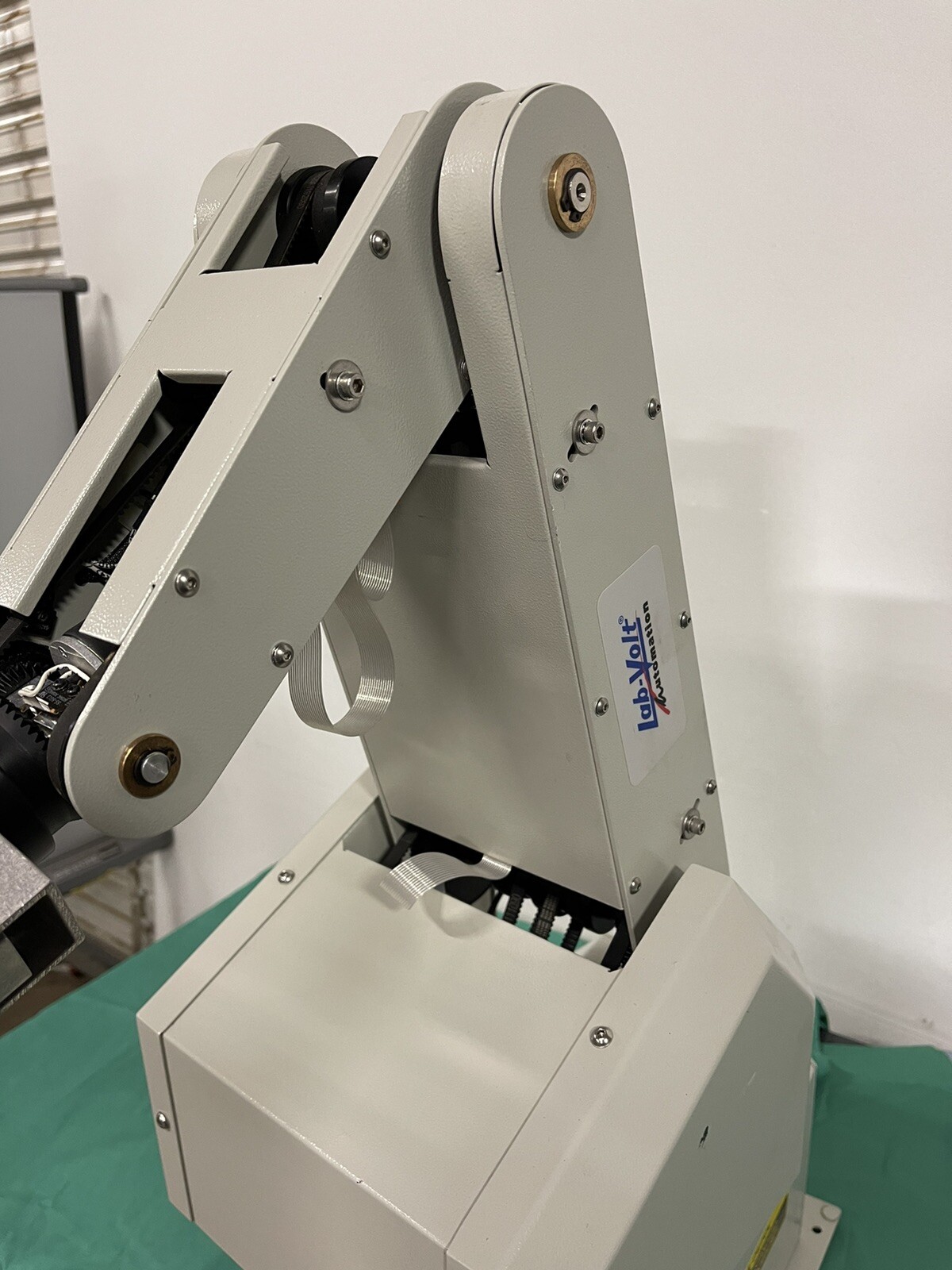 Lab-Volt Automation 5250-A0 Servo Robot Training System