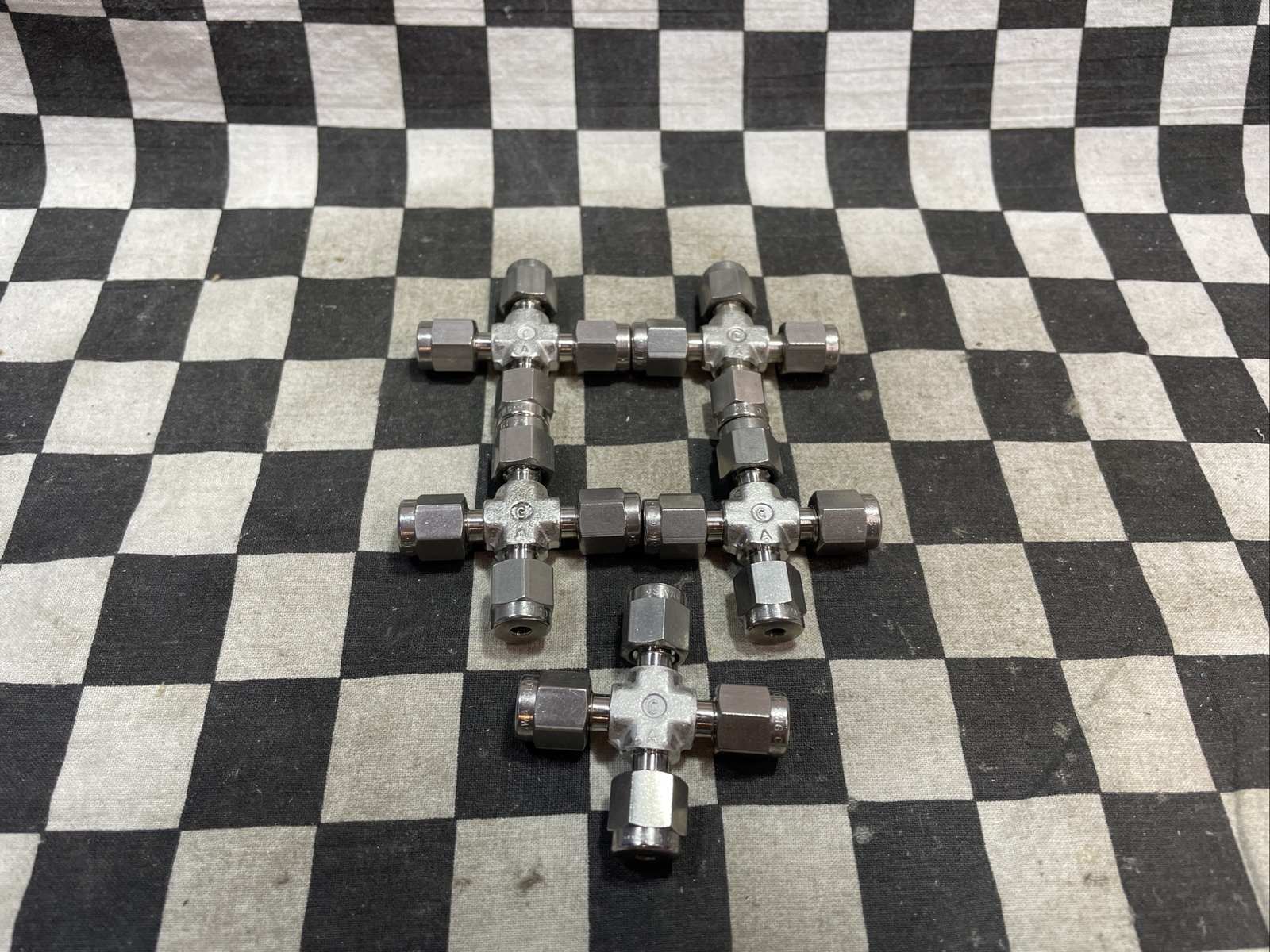 SWAGELOK SS-200-4, SS2004, CROSS UNION 1/8″, LOT OF 5 SHIPSAMEDAY #1326V32