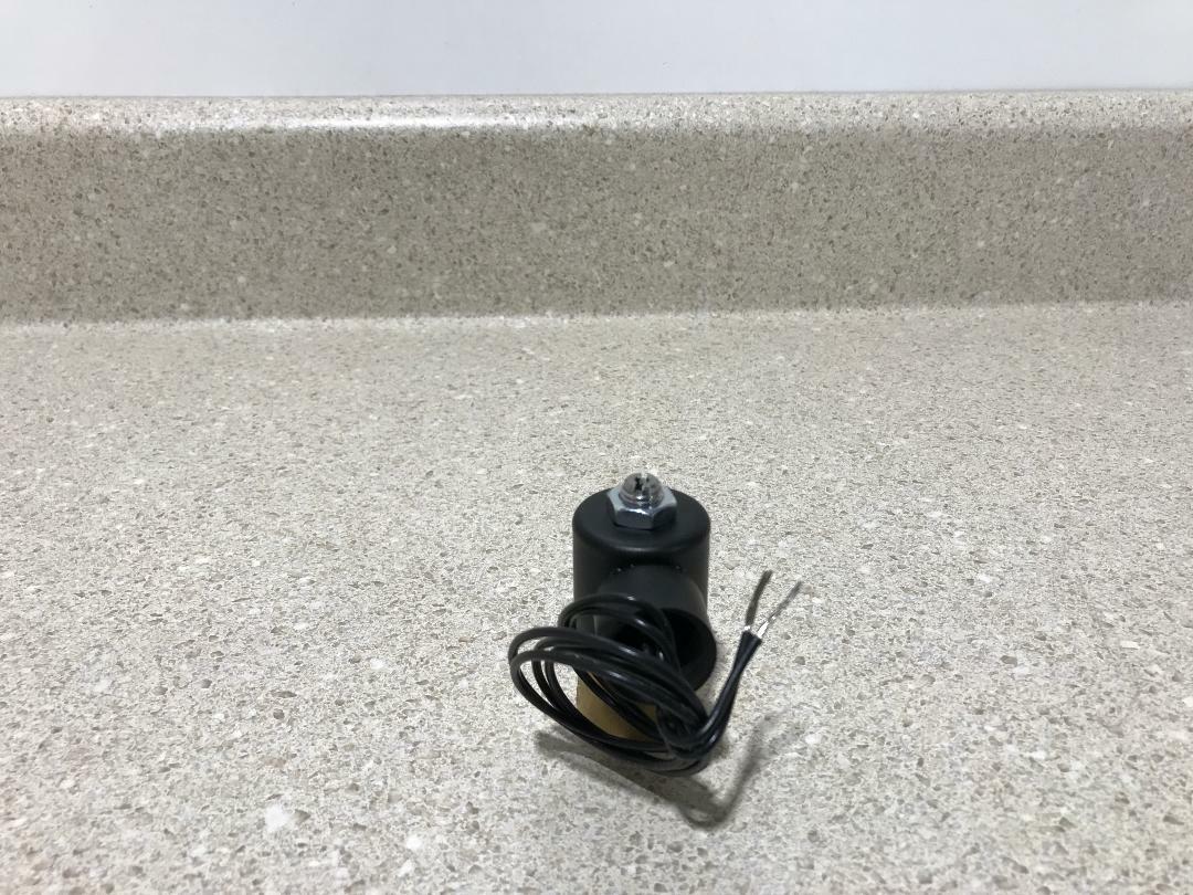Gems Sensors C3022-C108 100PSI NEW