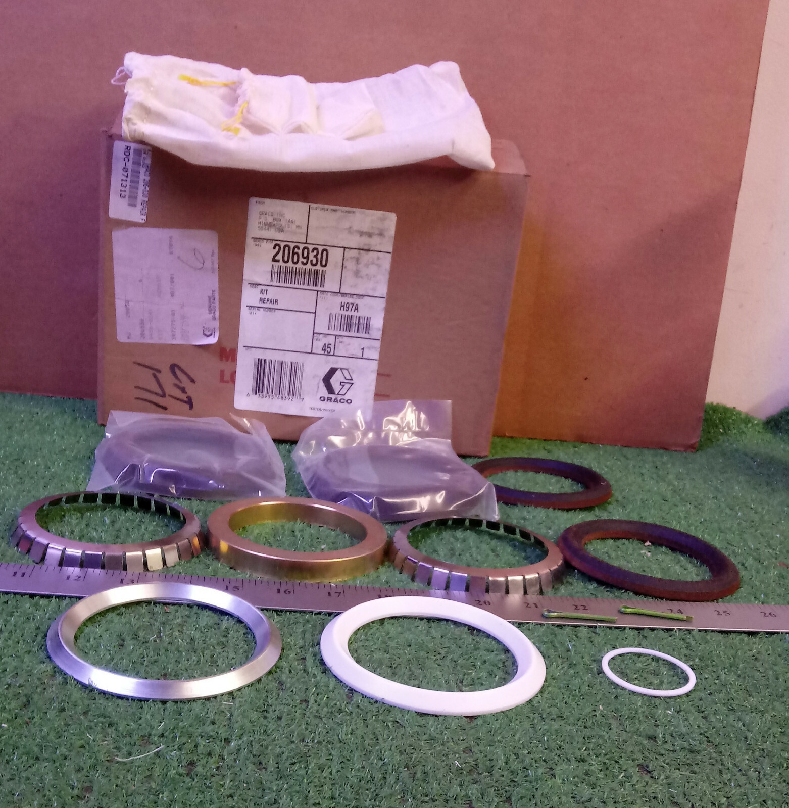 1 NEW GRACO 206930 REPAIR KIT FOR 5:1 RATIO BULLDOG PUMP NIB ***MAKE OFFER***