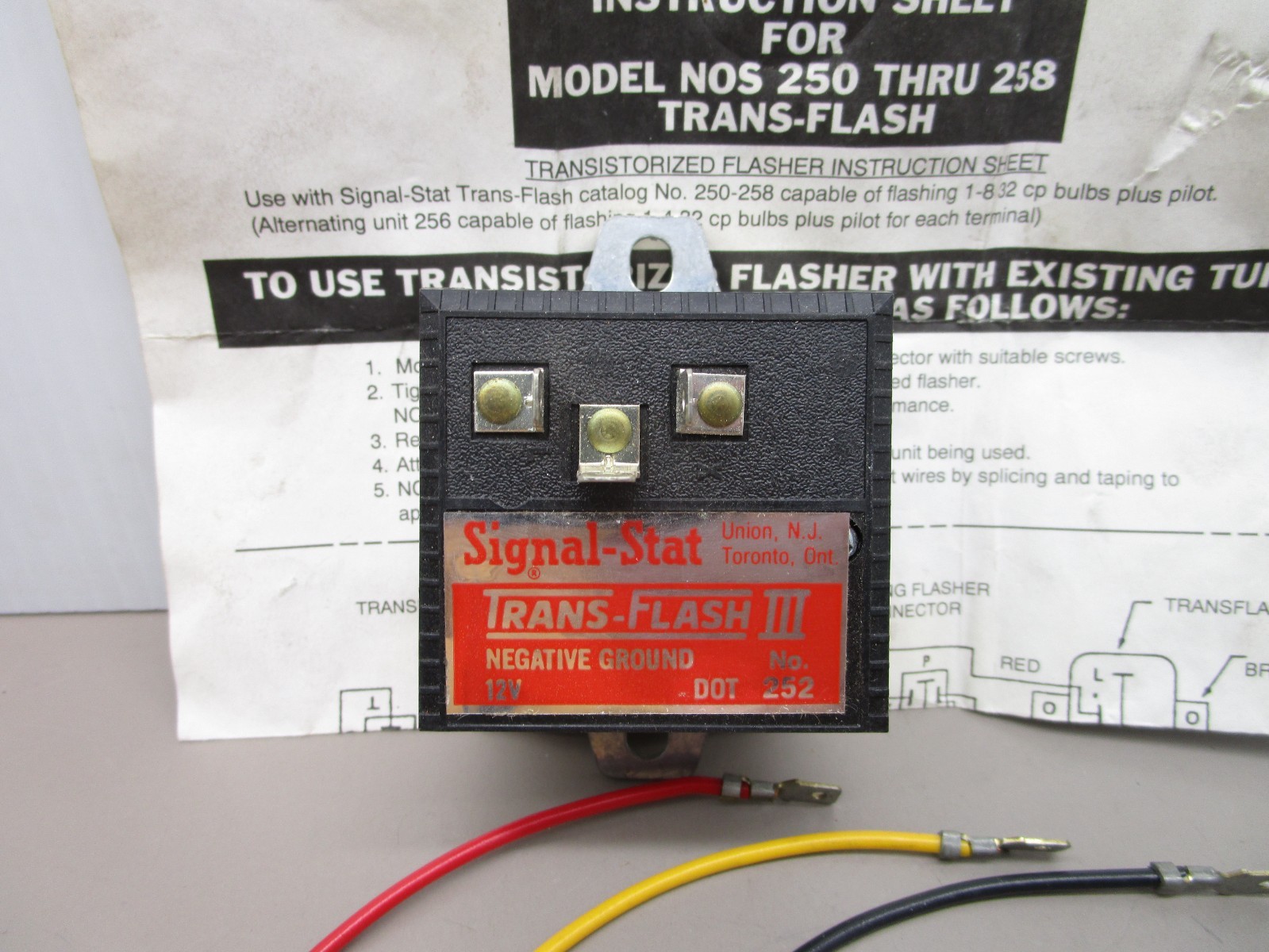 Signal-Stat 252 Trans-Flash Vehicle Flasher 12-Volt / Neg-Ground Model 3232